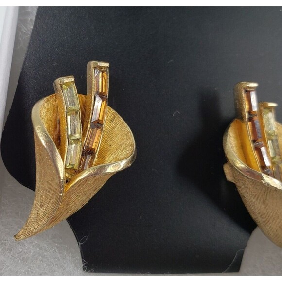 Vintage 1950's Cora Calla Lily Brown Yellow Baguette Rhinestone Clip-On Earrings - Picture 7 of 14